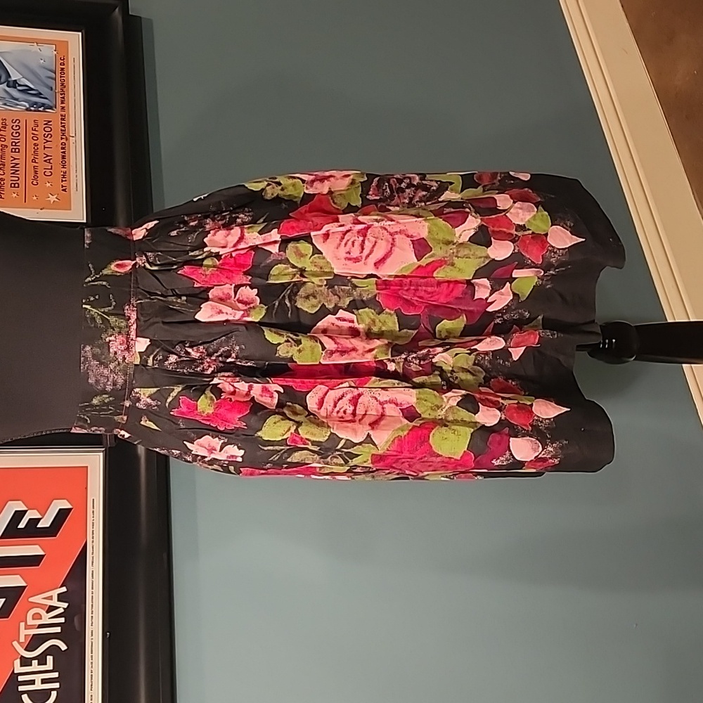 Vintage Apron Pink and Red Rose print Tie Waist With Pocket